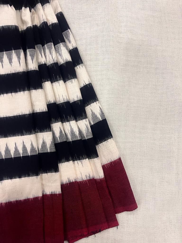 Cream and Black Jutenet Pochampally Ikkat Saree